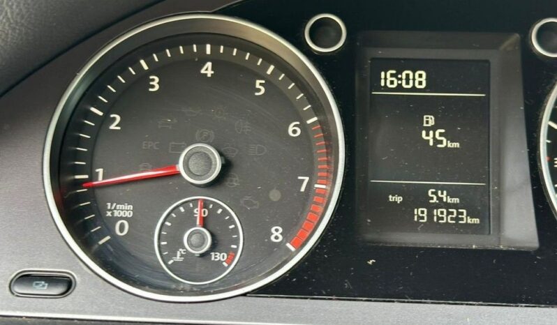 Volkswagen Passat full