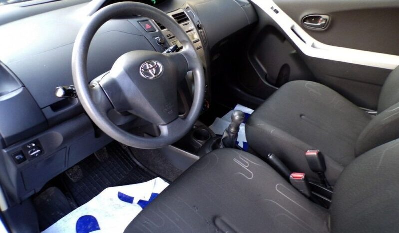 Toyota Yaris full