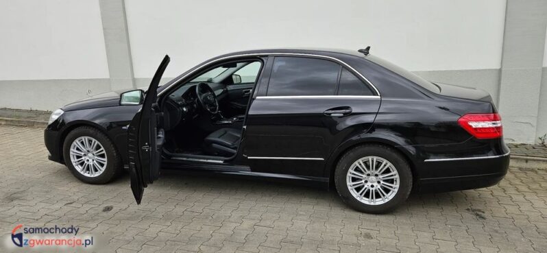 Mercedes-Benz Klasa E full