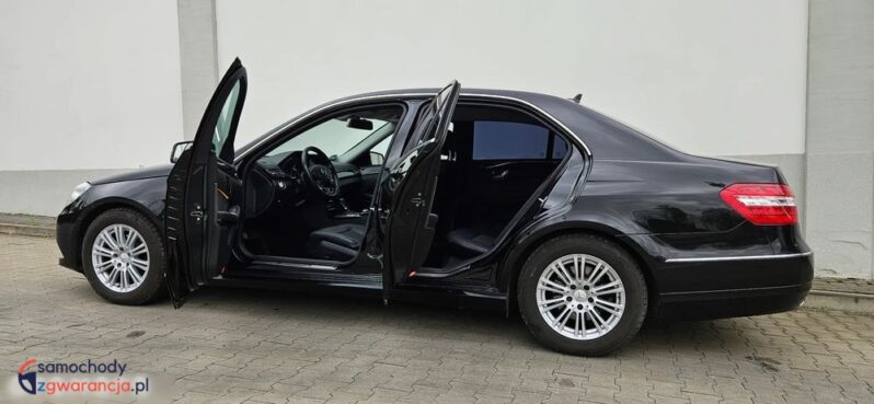 Mercedes-Benz Klasa E full