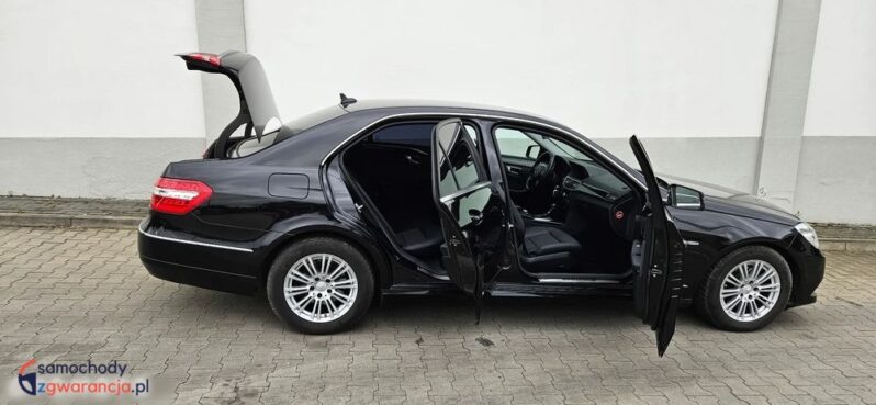 Mercedes-Benz Klasa E full