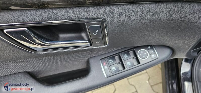 Mercedes-Benz Klasa E full