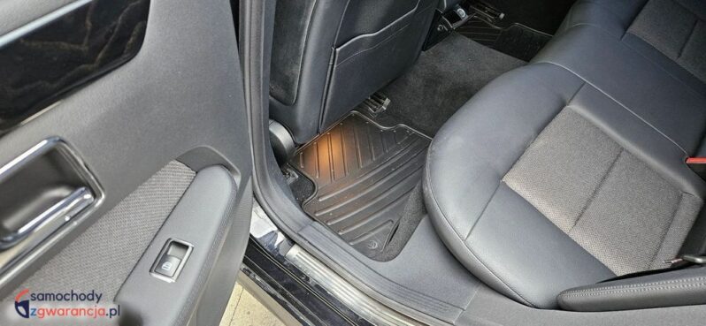 Mercedes-Benz Klasa E full