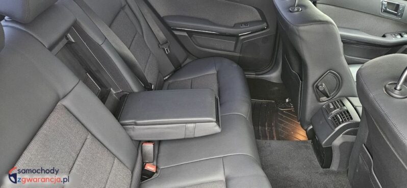 Mercedes-Benz Klasa E full