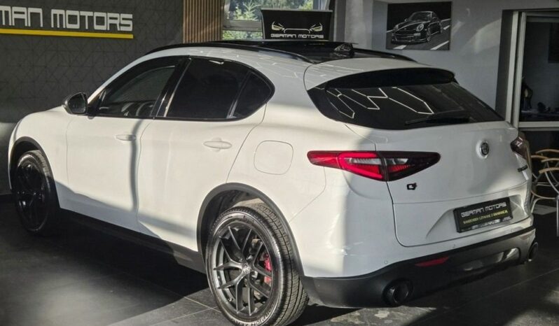 Alfa Romeo Stelvio 2.0 Turbo Sprint Q4 full