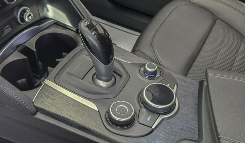 Alfa Romeo Stelvio 2.0 Turbo Sprint Q4 full
