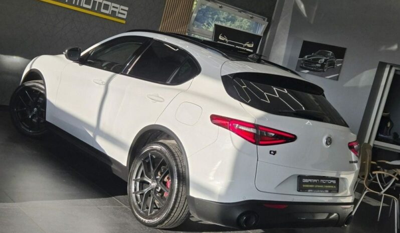 Alfa Romeo Stelvio 2.0 Turbo Sprint Q4 full