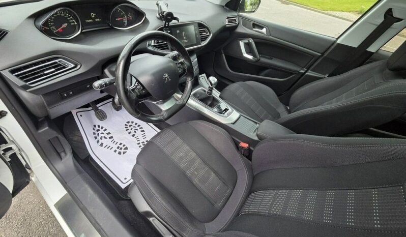 Peugeot 308 full