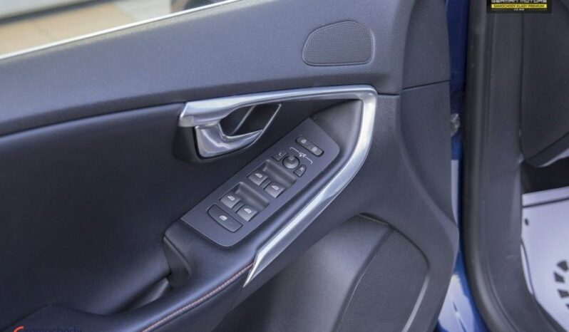 Volvo V40 D3 Drive-E Ocean Race full