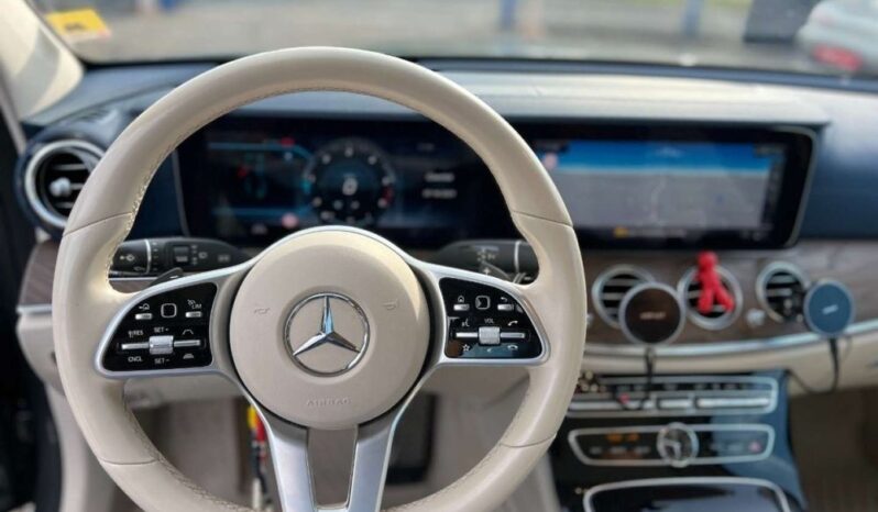 Mercedes-Benz Klasa E full