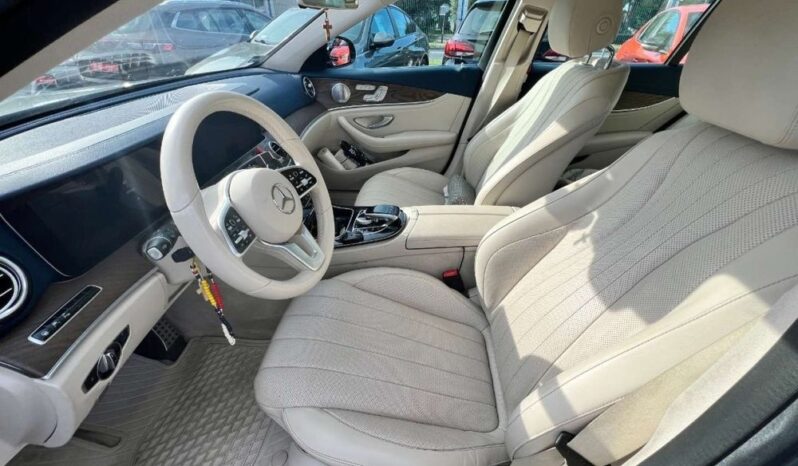 Mercedes-Benz Klasa E full
