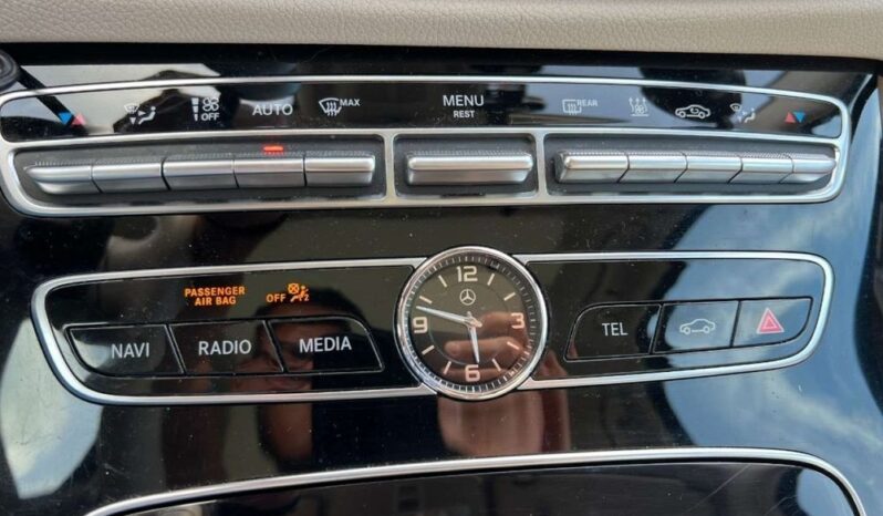 Mercedes-Benz Klasa E full