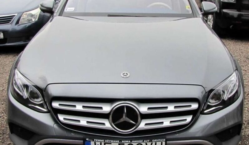 Mercedes-Benz Klasa E full