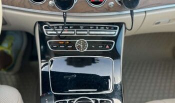 Mercedes-Benz Klasa E full