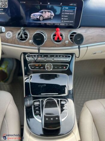 Mercedes-Benz Klasa E full