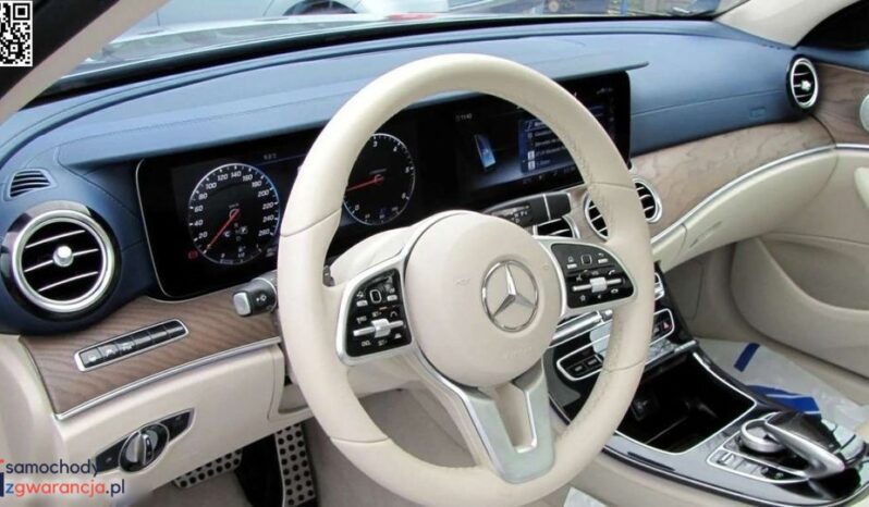 Mercedes-Benz Klasa E full