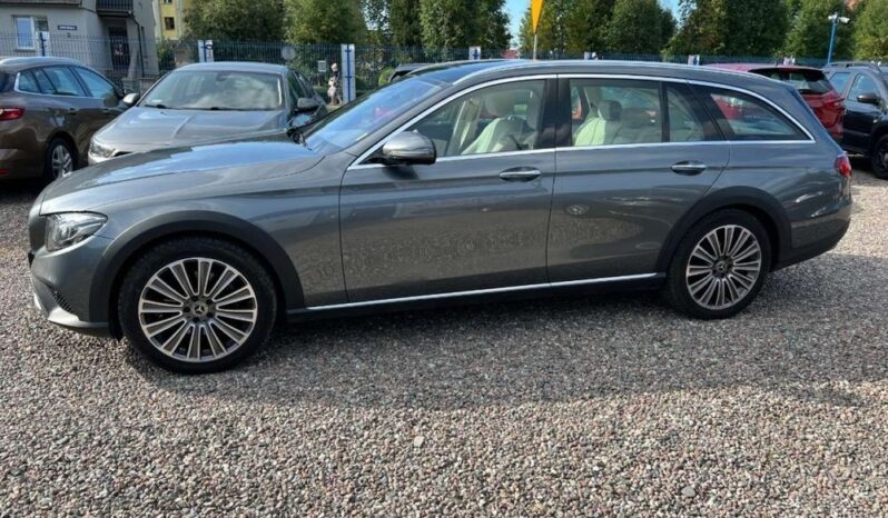 Mercedes-Benz Klasa E full