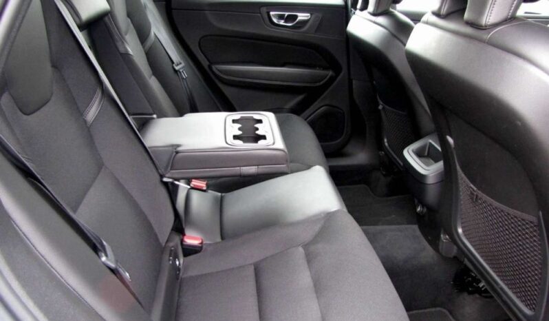 Volvo XC 60 D3 Momentum full