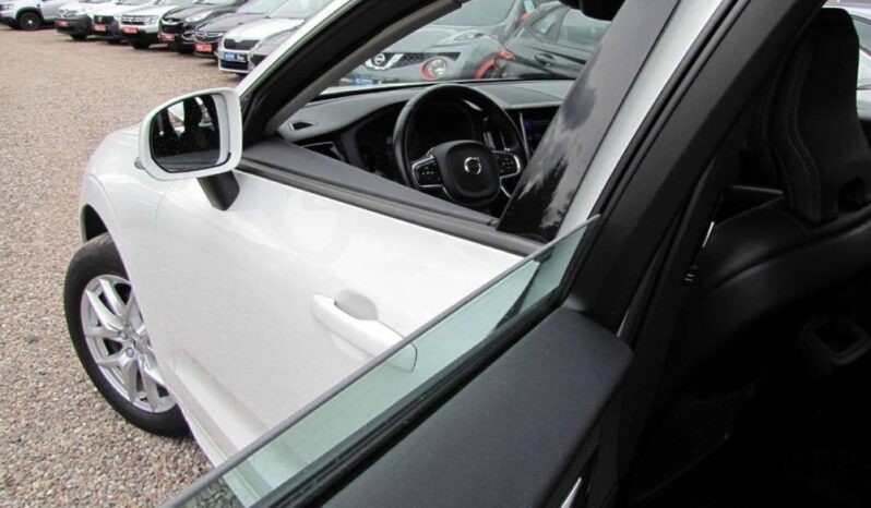 Volvo XC 60 D3 Momentum full