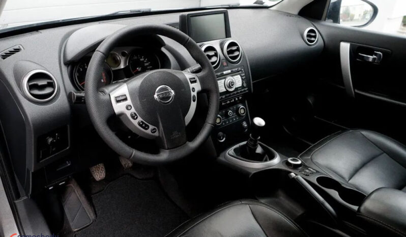 Nissan Qashqai 2.0 4×4 Tekna full