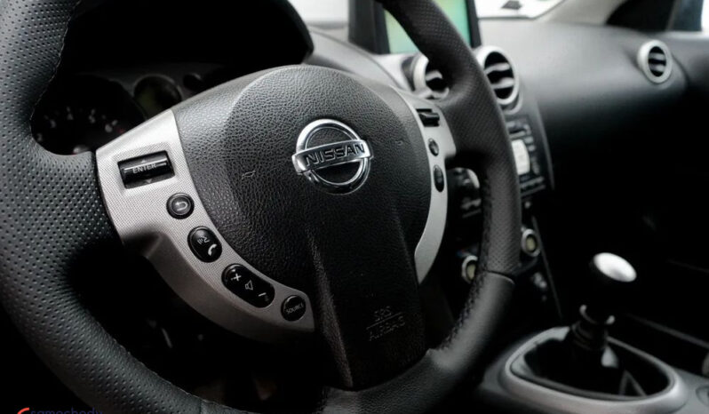 Nissan Qashqai 2.0 4×4 Tekna full