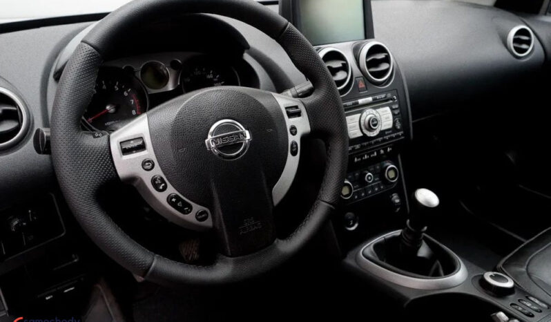 Nissan Qashqai 2.0 4×4 Tekna full