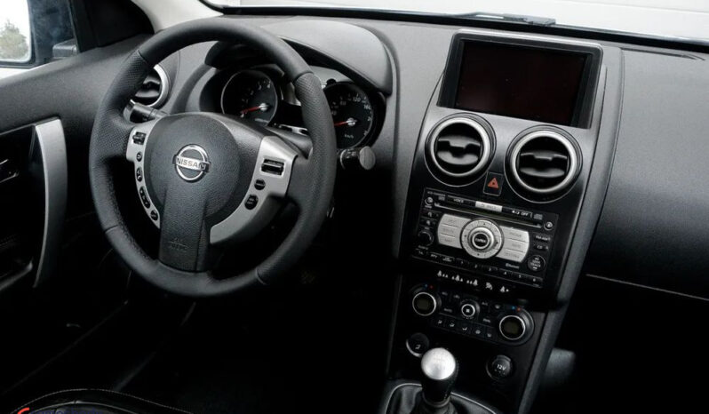 Nissan Qashqai 2.0 4×4 Tekna full