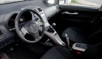 Toyota Auris 1.6 VVT-i Sol full