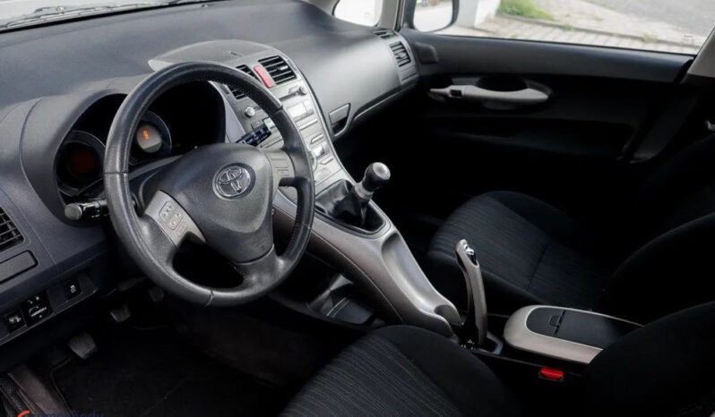 Toyota Auris 1.6 VVT-i Sol full