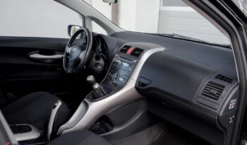 Toyota Auris 1.6 VVT-i Sol full