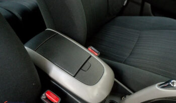 Toyota Auris 1.6 VVT-i Sol full