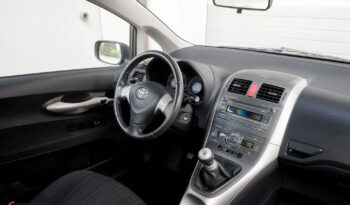 Toyota Auris 1.6 VVT-i Sol full