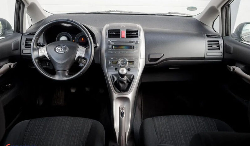 Toyota Auris 1.6 VVT-i Sol full