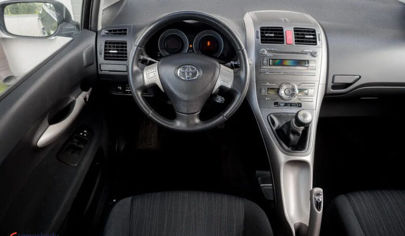 Toyota Auris 1.6 VVT-i Sol full