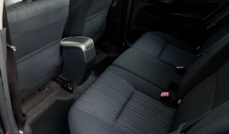 Toyota Auris 1.6 VVT-i Sol full