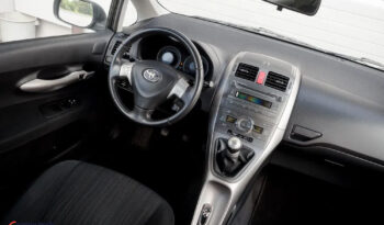 Toyota Auris 1.6 VVT-i Sol full