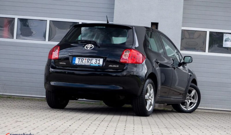 Toyota Auris 1.6 VVT-i Sol full