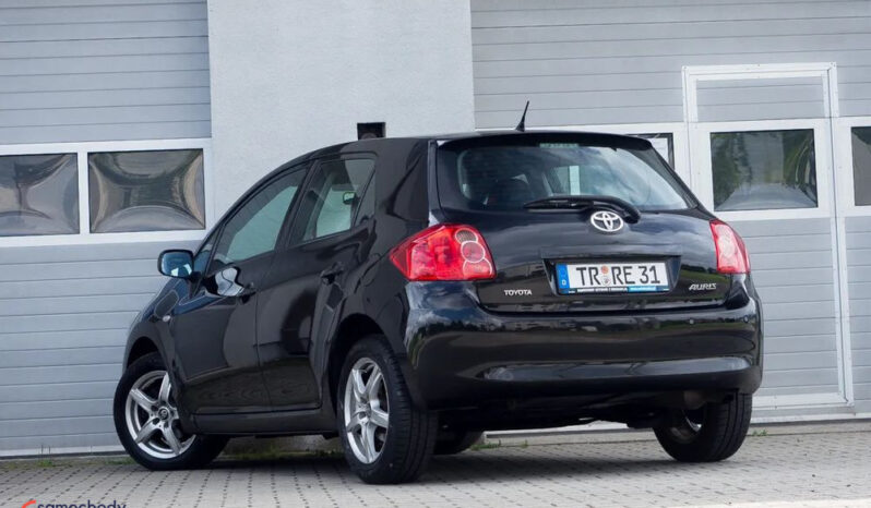 Toyota Auris 1.6 VVT-i Sol full