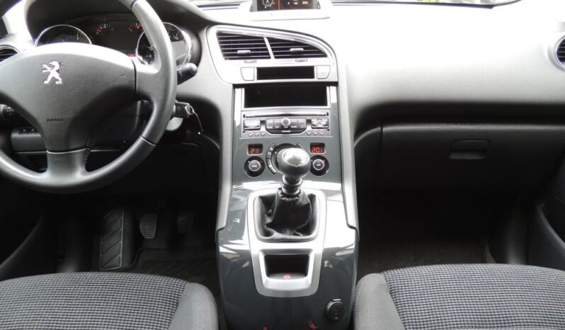 Peugeot 5008 full