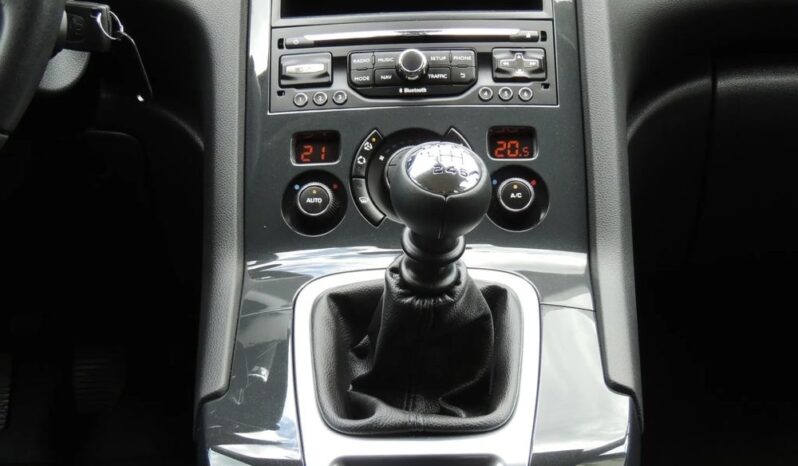 Peugeot 5008 full