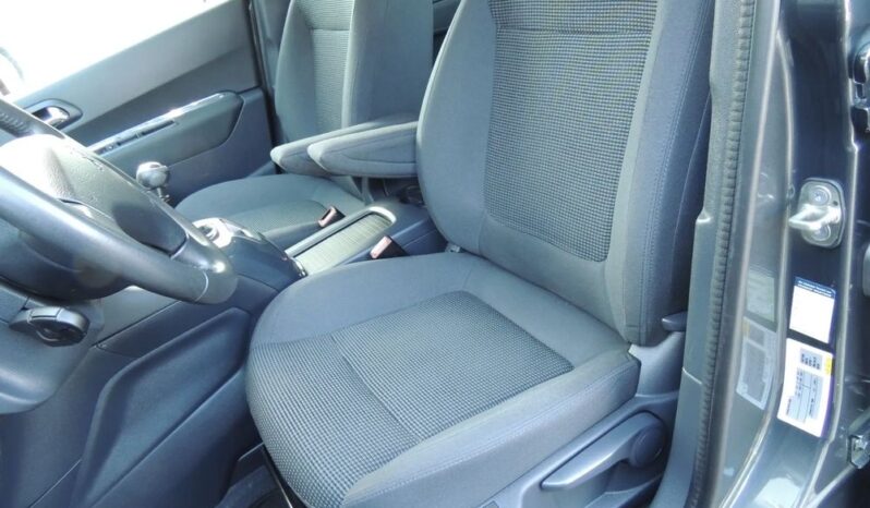 Peugeot 5008 full