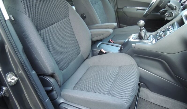Peugeot 5008 full