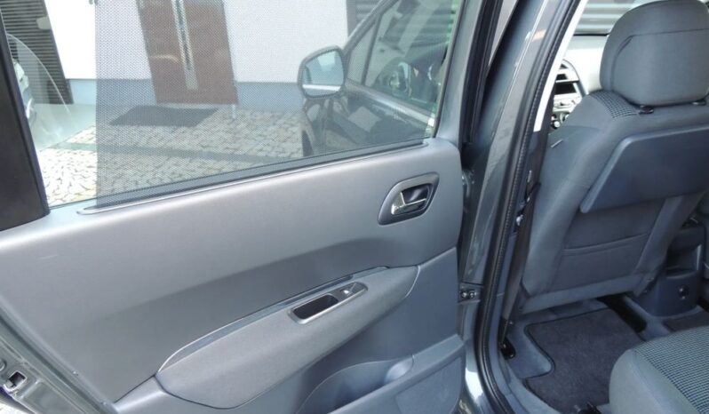 Peugeot 5008 full