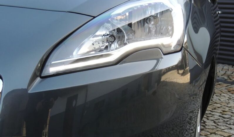 Peugeot 5008 full