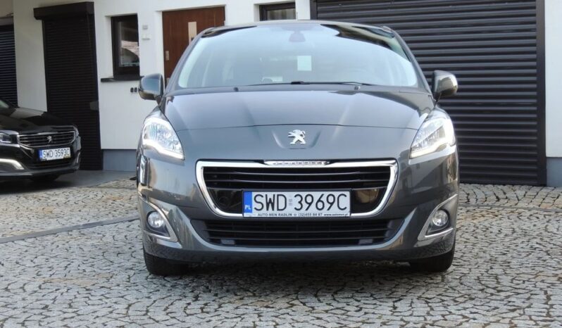 Peugeot 5008 full