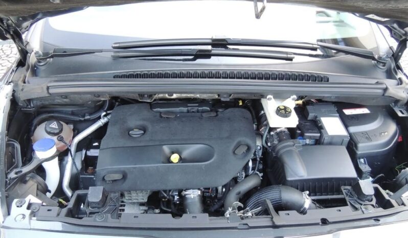Peugeot 5008 full