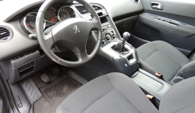 Peugeot 5008 full