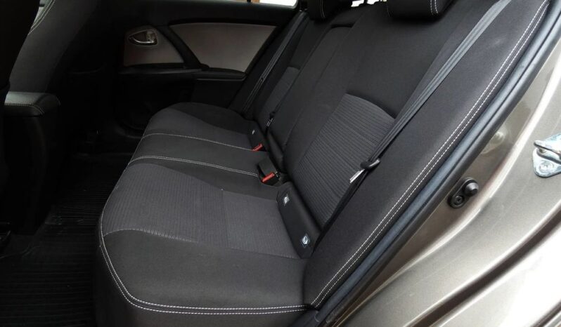 Toyota Avensis 2.0 D-4D Premium full