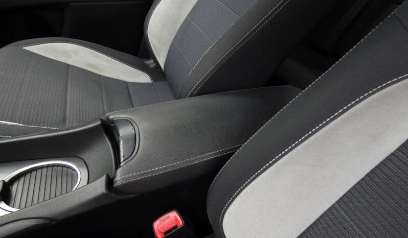 Toyota Avensis 2.0 D-4D Premium full