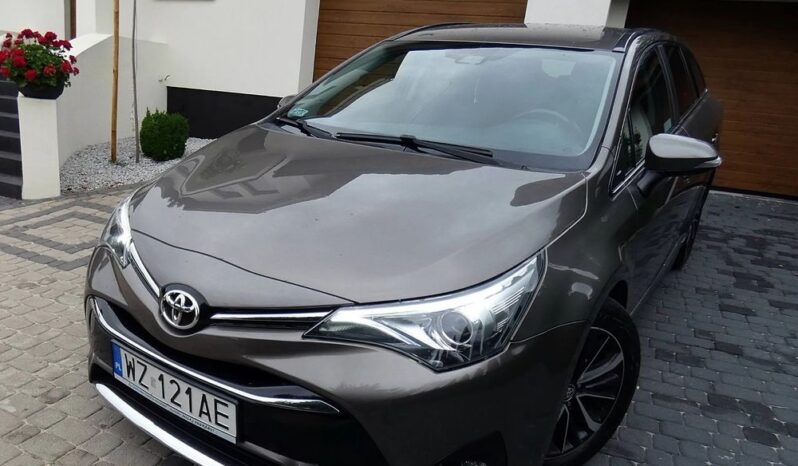 Toyota Avensis 2.0 D-4D Premium full